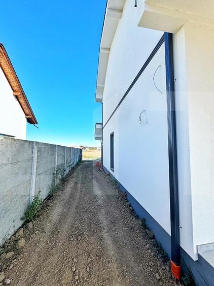 Duplex cu 4 camere cu Canalizare în Moșnița Veche