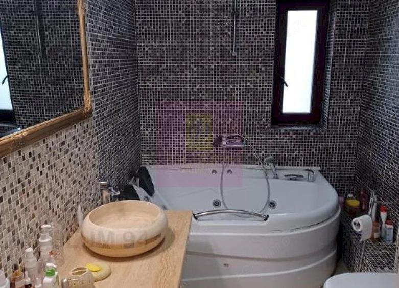 Casă cu 4 camere cu Teren 568 Mp în Săbăreni