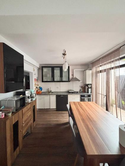 Casă cu 3 camere cu Teren 120 Mp în Florești