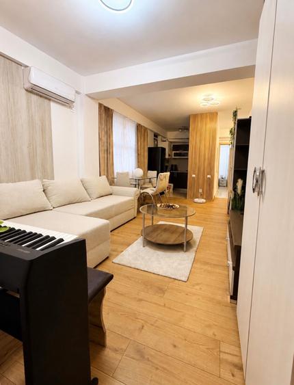 Apartament cu 3 camere semidecomandat în Drumul Taberei