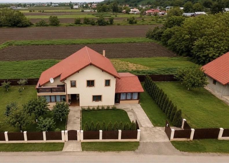 Casă cu 4 camere cu Teren 500 Mp în Central