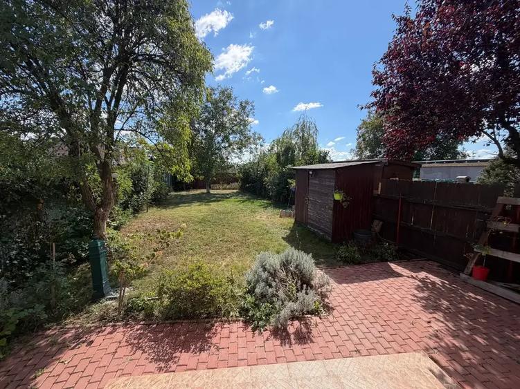 Duplex cu 5 camere cu Canalizare în Central