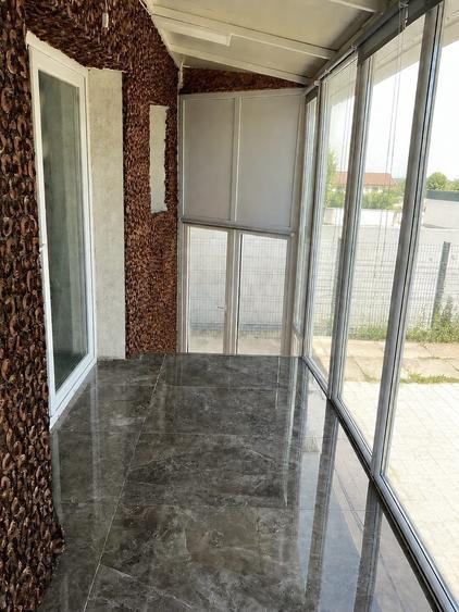 Spațiu comercial, în Uiești