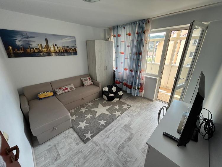 Apartament cu 2 camere decomandat în Calea Moldovei