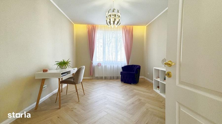 Casă cu 5 camere decomandat cu Teren 200 Mp în Griviței
