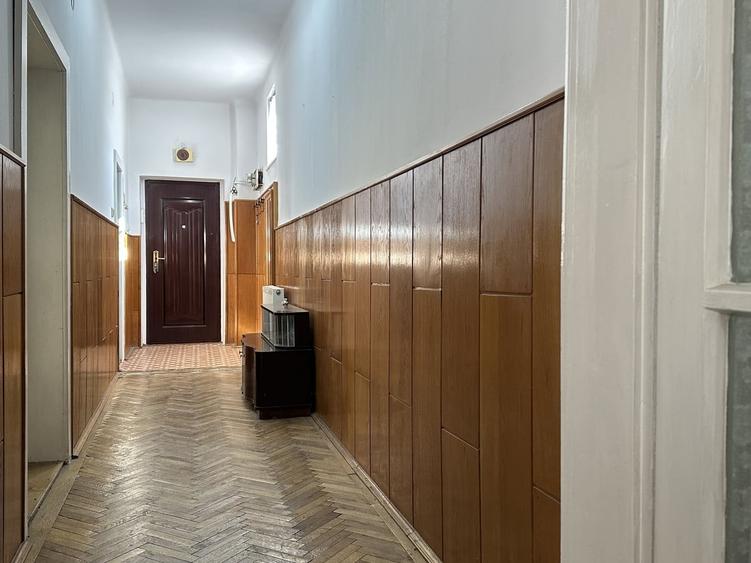 Apartament semidecomandat în Centrul Istoric
