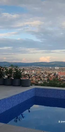 Casă individuală cu 5 camere cu Garaj în Cetate