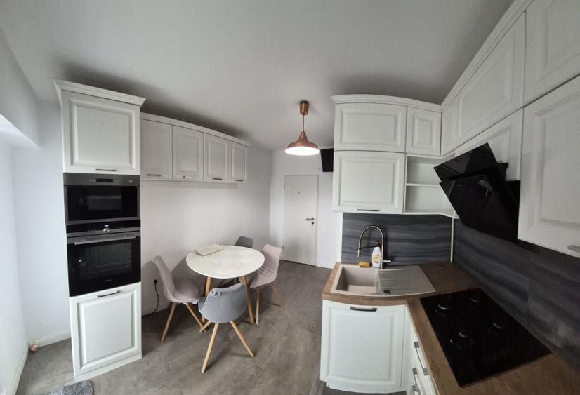 Apartament cu 3 camere decomandat în Popoveni