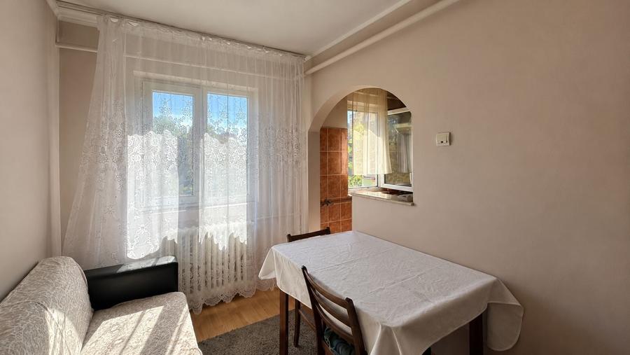 Apartament cu 2 camere semidecomandat, mobilat în Dacia