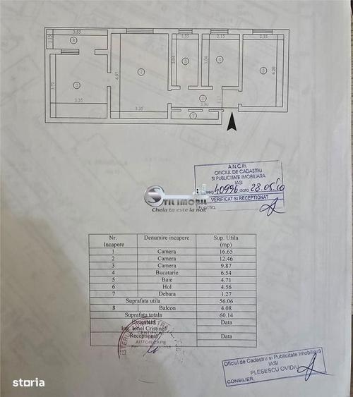 Apartament cu 3 camere semidecomandat în Podu Roș