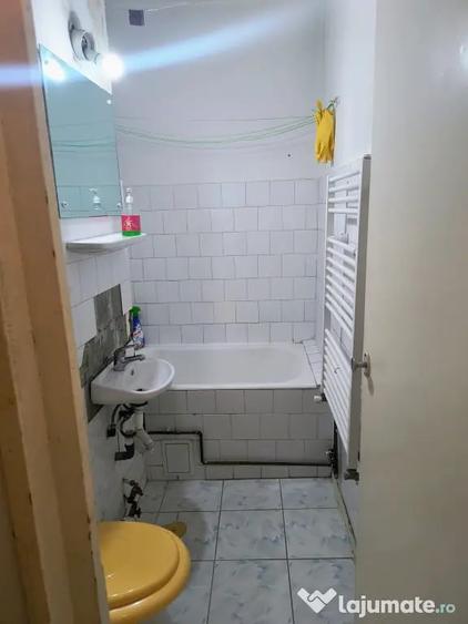 Garsonieră decomandată în UTA