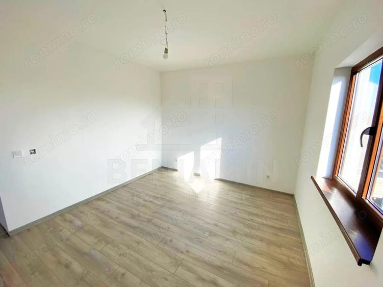 Casă cu Teren 249 Mp în Preajba