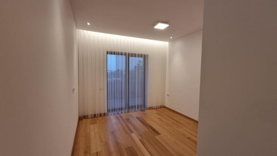 Apartament cu 3 camere decomandat, mobilat în Iancu Nicolae