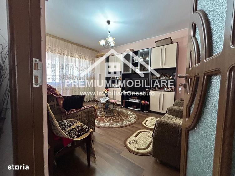 Apartament cu 3 camere decomandat în Dofteana