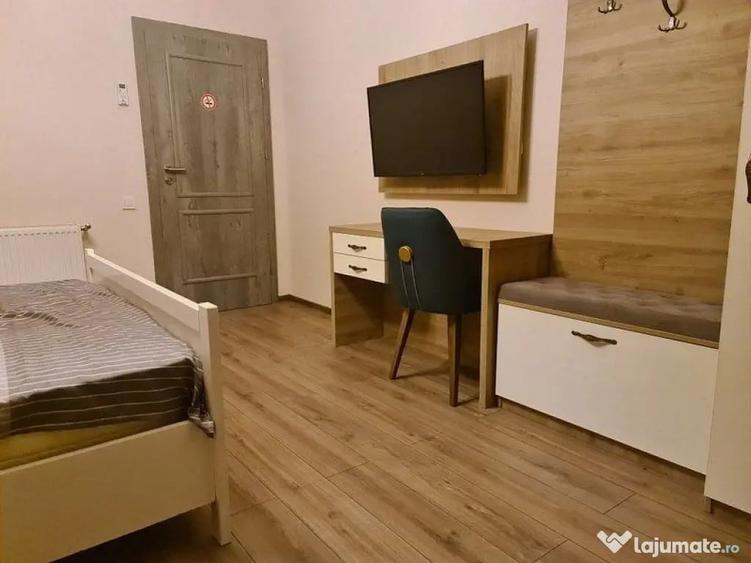 Casă cu 7 camere cu Teren 300 Mp în Faleză