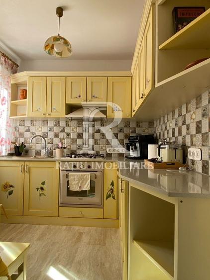 Apartament cu 2 camere decomandat, mobilat în Decebal