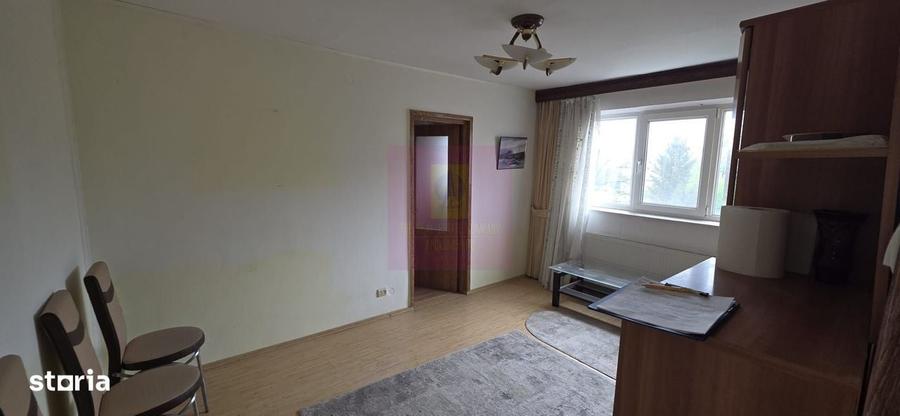 Apartament cu 3 camere semidecomandat în Central