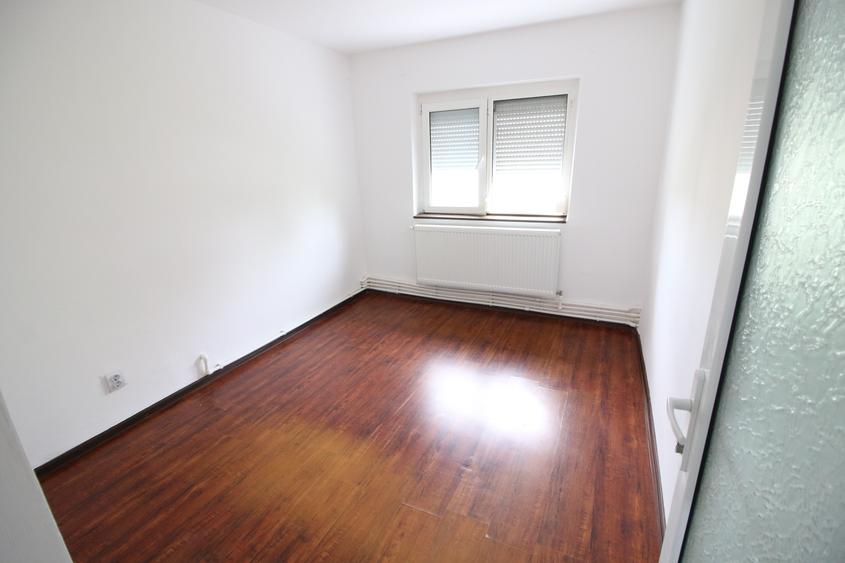 Apartament cu 3 camere decomandat în Micro 39