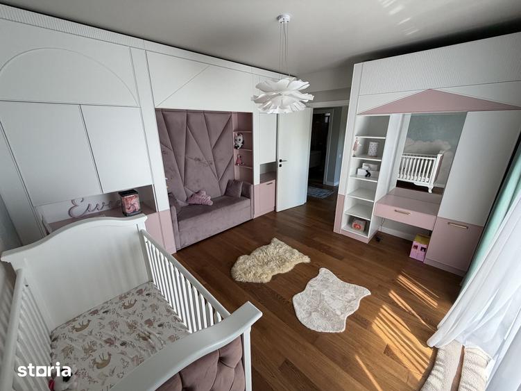 Casă cu 6 camere cu Teren 181 Mp în Apărătorii Patriei