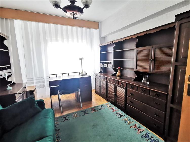 Apartament cu 3 camere în Mărăști