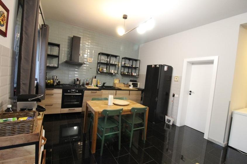 Casă cu 5 camere cu Teren 600 Mp în Corbeanca