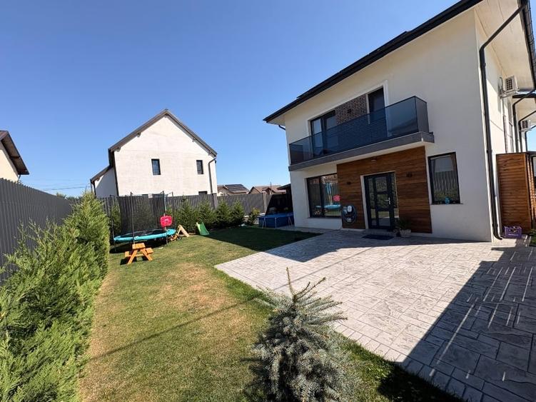 Duplex cu 4 camere cu Canalizare în Valea Lupului