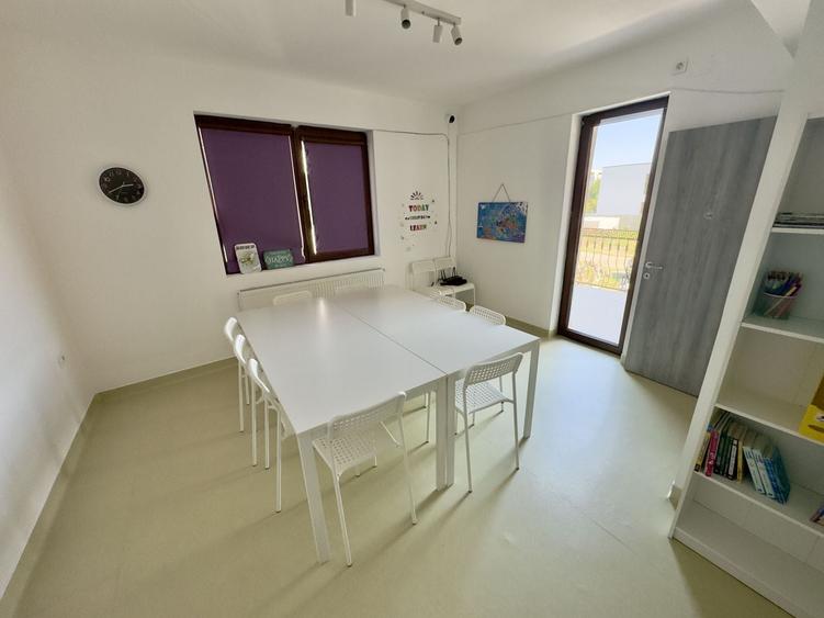 Casă individuală cu 5 camere cu Canalizare în Central