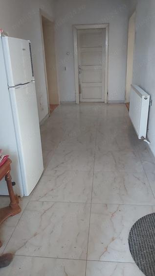 Casă cu 5 camere în Central