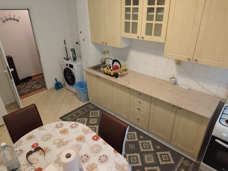 Apartament cu 2 camere semidecomandat în Micro 19