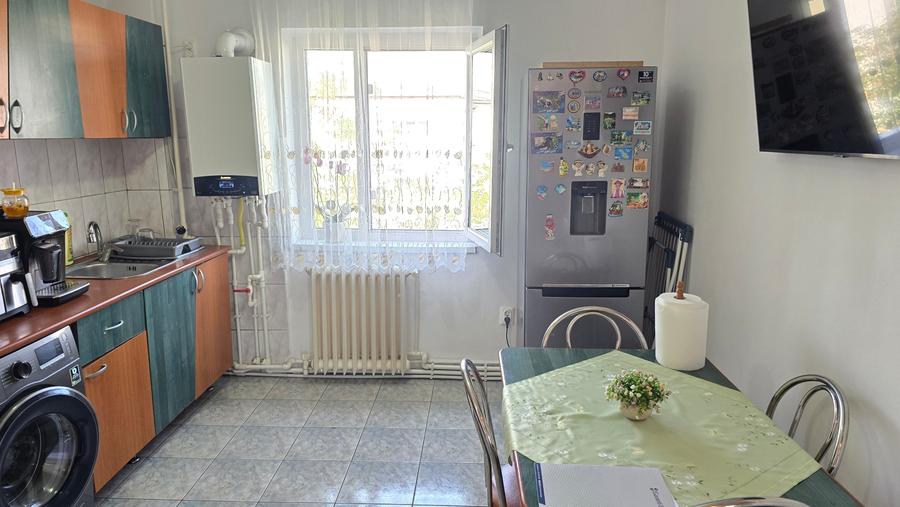 Vand apartament 2 camere in Deva, zona Crinilor, mobilat - 5