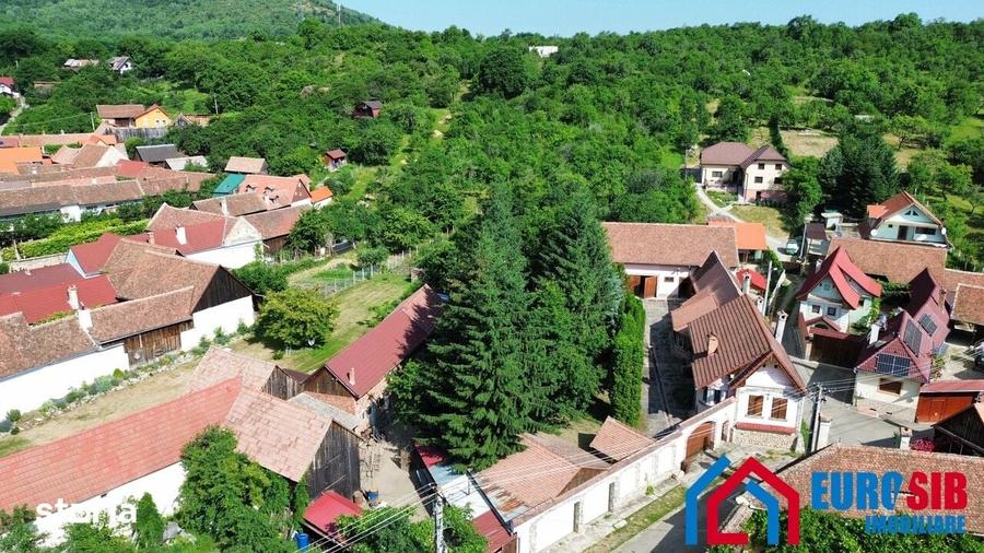 Casă cu 9 camere cu Teren 6193 Mp în Aeroport