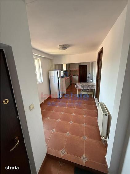 Apartament cu 3 camere decomandat în Târgu Cucu