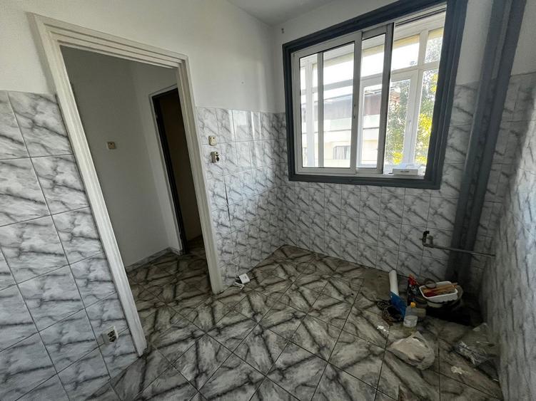 Apartament cu 2 camere semidecomandat în Clăbucet