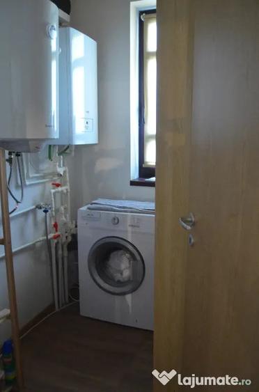 Casă cu 5 camere cu Teren 3420 Mp în Valea Călugărească