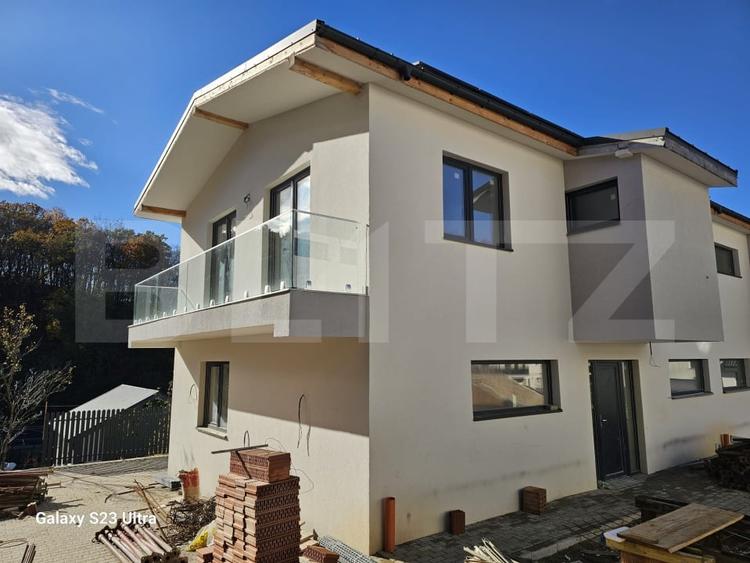 Duplex cu 4 camere cu Teren 275 Mp în Florești