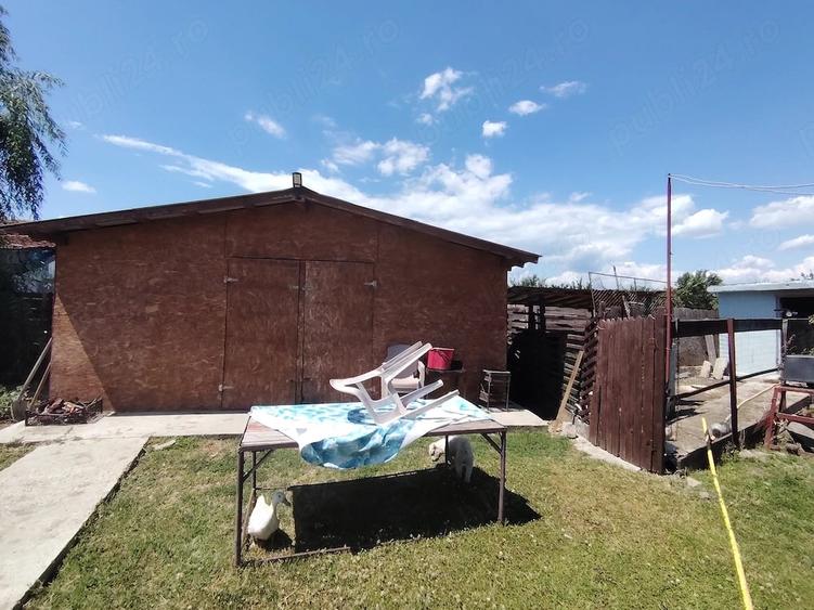 Casă cu Teren 640 Mp în Stâlpu