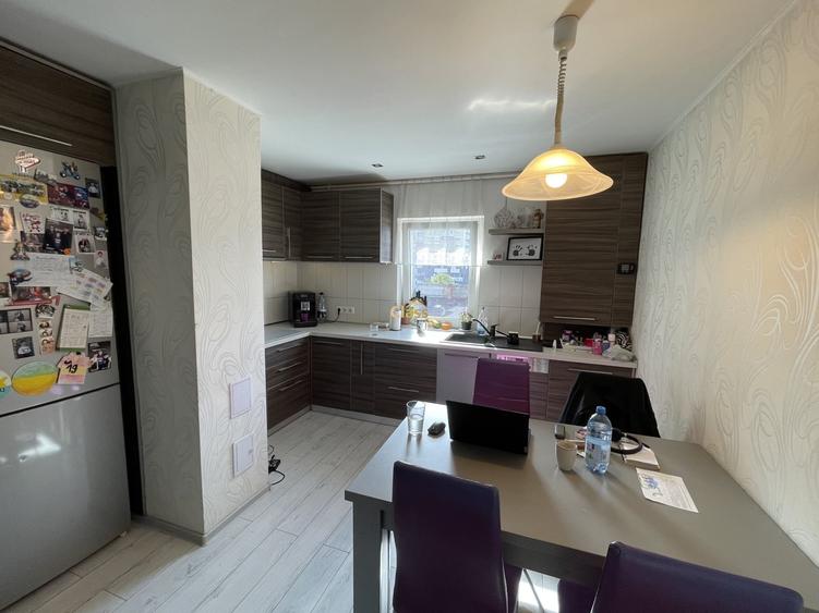 Apartament cu 3 camere decomandat, mobilat în Mărăști