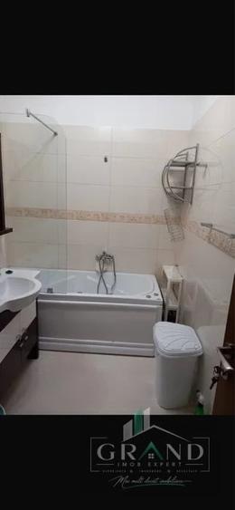 Apartament cu 3 camere semidecomandat, mobilat în Bună Ziua