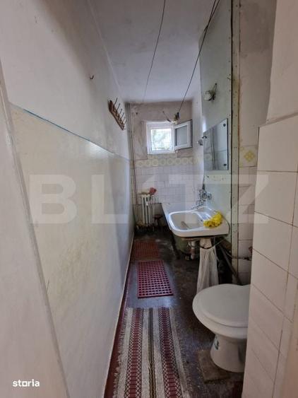 Apartament cu 4 camere decomandat în Universității