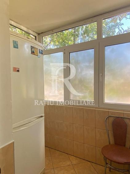 Apartament cu 3 camere decomandat, mobilat în Rogerius