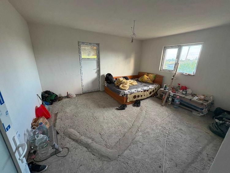 Casă cu 3 camere în Cerșani