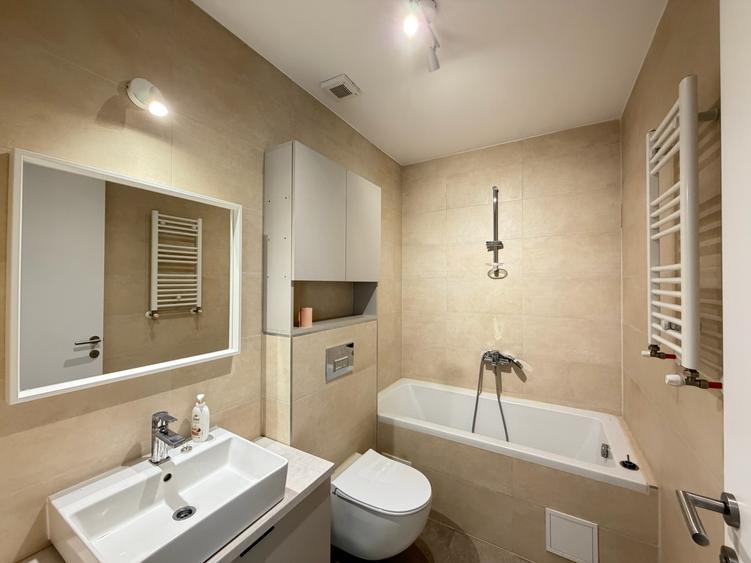 Casă cu 5 camere cu Canalizare în Pipera