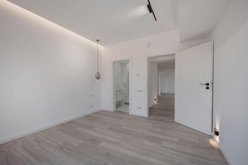 Apartament cu 6 camere decomandat în Nord