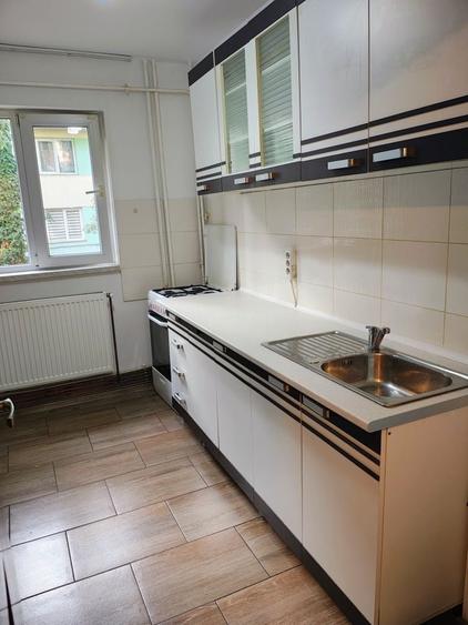 Apartament cu 2 camere semidecomandat în Brazda lui Novac