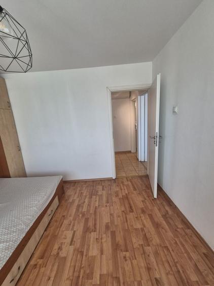 Apartament 2 camere. Decomandat. La 3 min. de metrou Eroii Revolutiei. - 4