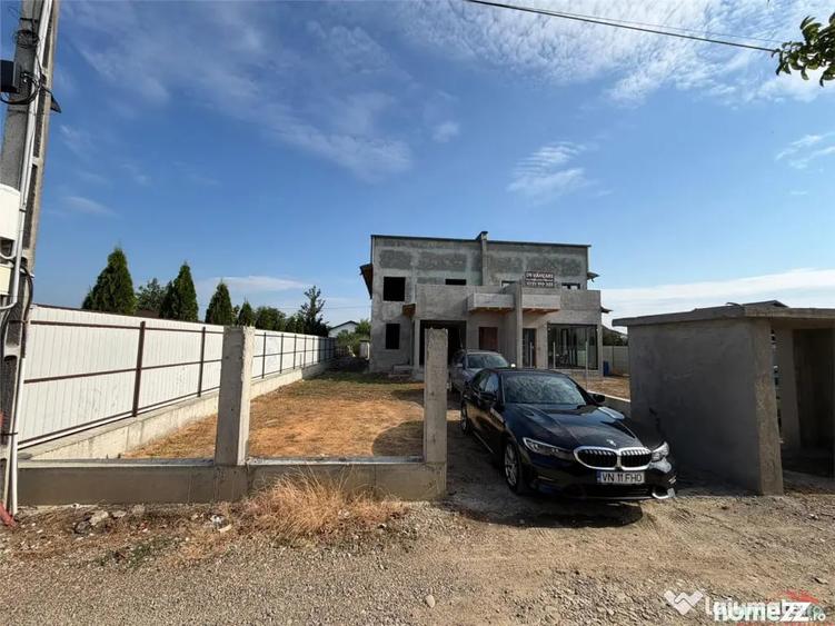 Casă cu 4 camere cu Teren 250 Mp în Vânători