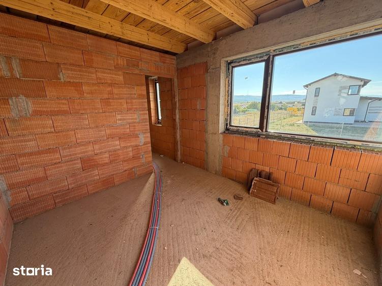Casă cu 4 camere cu Teren 610 Mp în Apahida