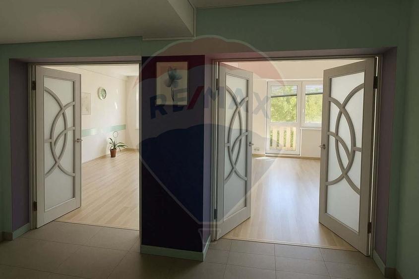 Birou, de 92 mp, în Unirii