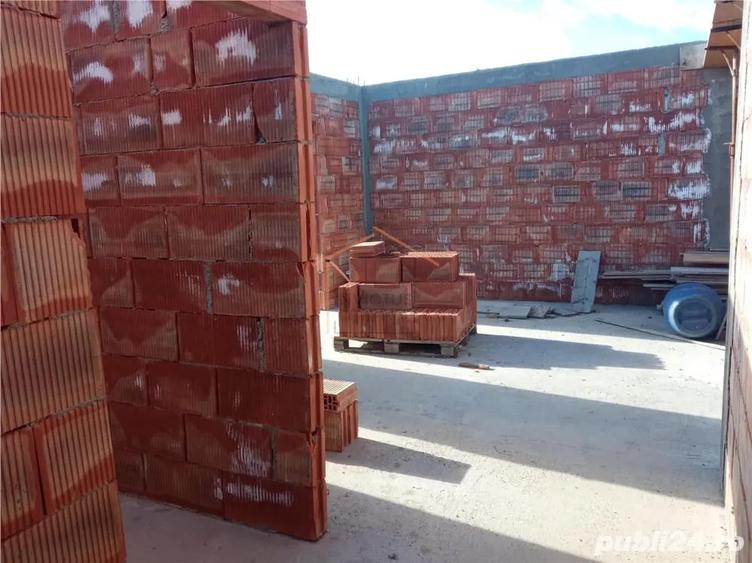 Casă cu 4 camere cu Teren 500 Mp în Câmpineanca