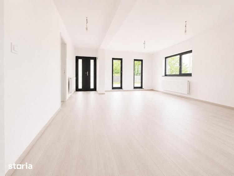 Casă cu 3 camere cu Teren 500 Mp în Tomești